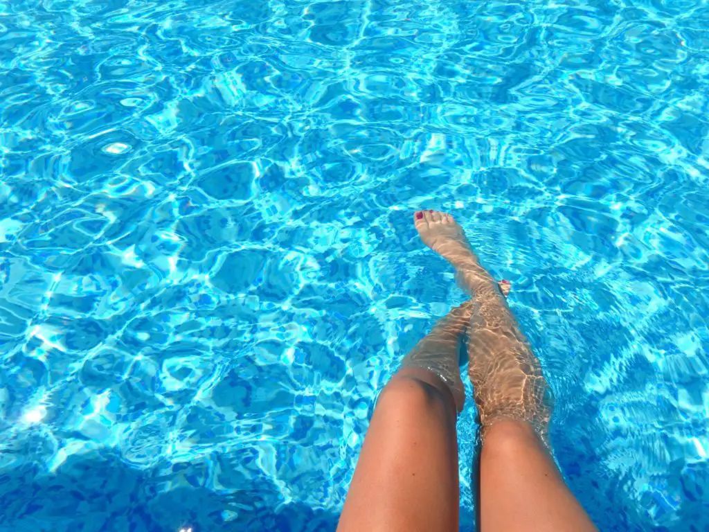 Clean Swimming Pool Water