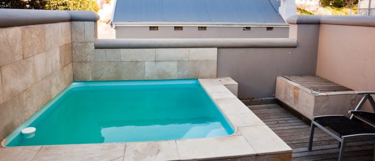 What Is a Plunge Pool? [Our Definitive Guide With FAQs, Pros And Cons]