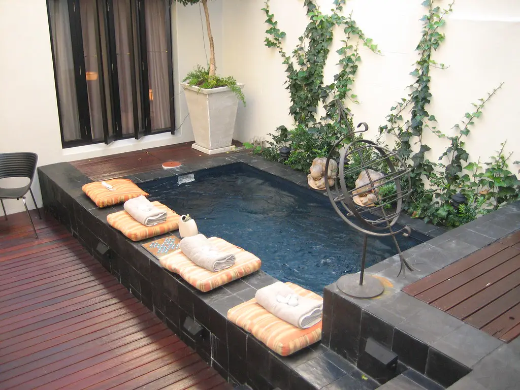 Plunge Swimming Pool At Hotel