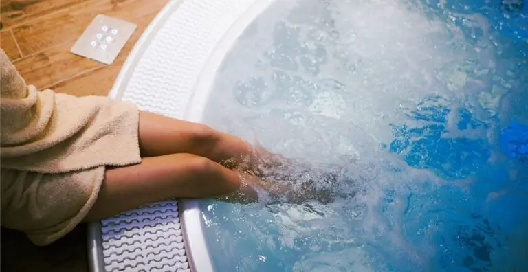 Best Hot Tub Vacuums: Reviews & Guide
